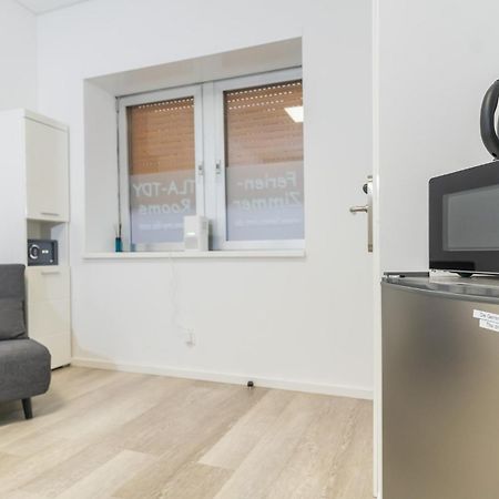 Private Room #1 With King Size, Ground Floor, Ac, Only 2Min To Rab Ramstein-Miesenbach Bagian luar foto