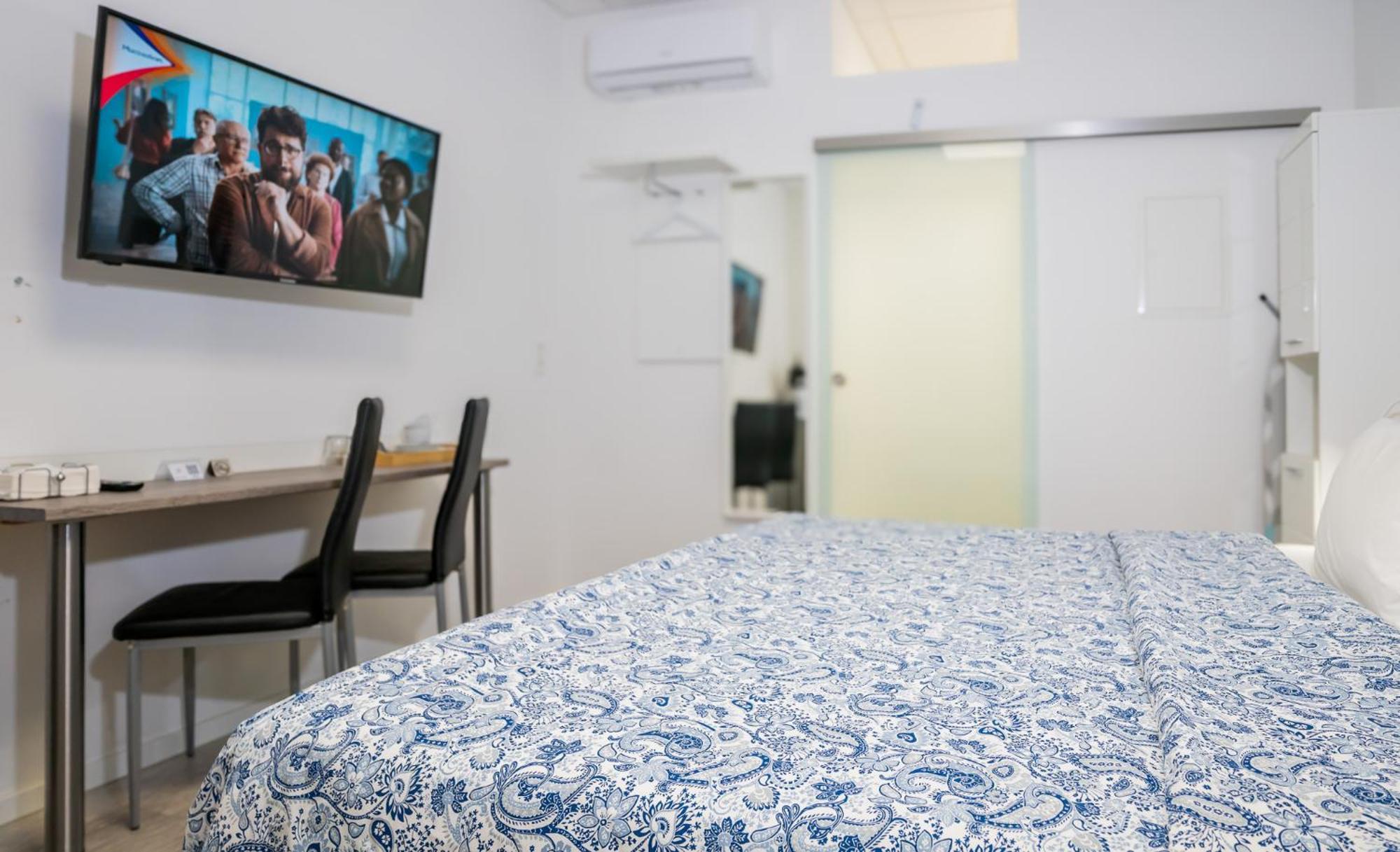 Private Room #1 With King Size, Ground Floor, Ac, Only 2Min To Rab Ramstein-Miesenbach Bagian luar foto
