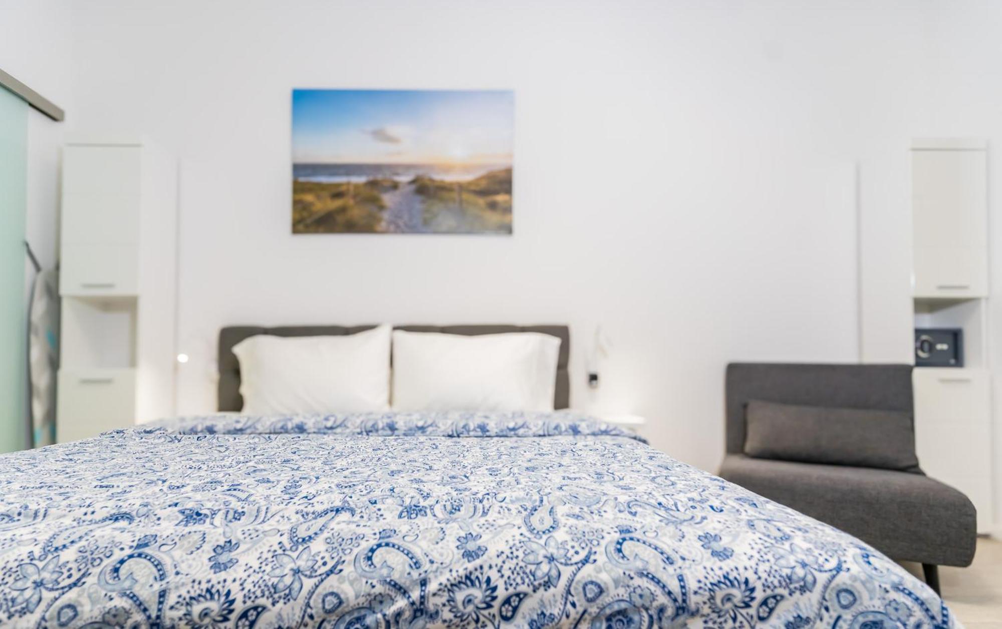 Private Room #1 With King Size, Ground Floor, Ac, Only 2Min To Rab Ramstein-Miesenbach Bagian luar foto
