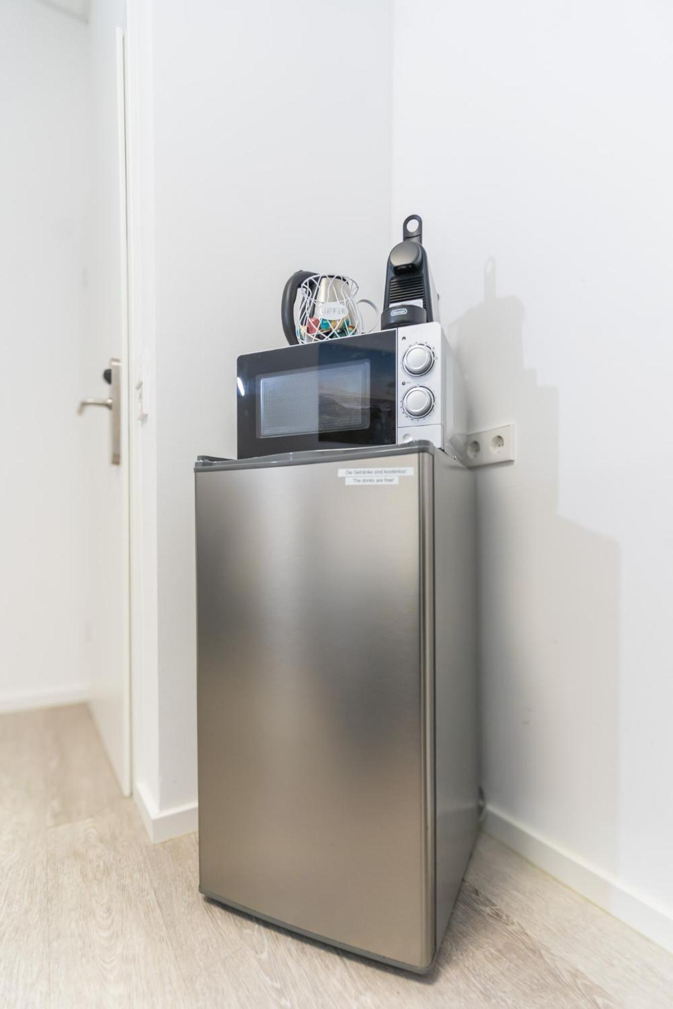Private Room #1 With King Size, Ground Floor, Ac, Only 2Min To Rab Ramstein-Miesenbach Bagian luar foto